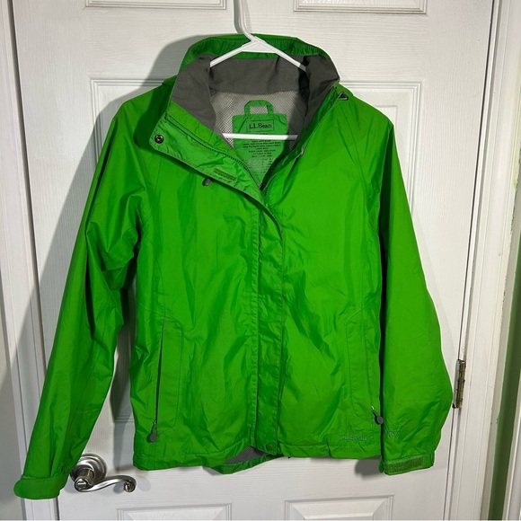 L.L. Bean Gore-Tex Rain Jacket XS Bright Green Waterproof Windbreaker Hooded - Picture 1 of 16
